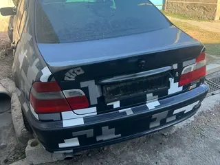 BMW 330