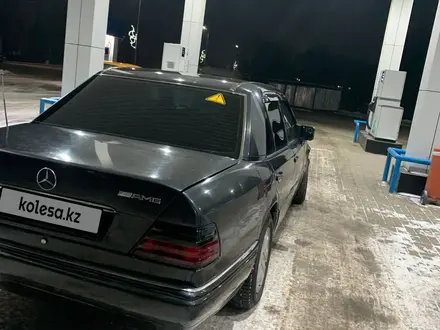 Mercedes-Benz E 200 1993 года за 1 400 000 тг. в Тараз – фото 4