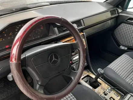 Mercedes-Benz E 200 1995 года за 1 950 000 тг. в Астана – фото 7