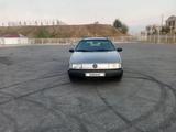 Volkswagen Passat 1993 годаfor2 000 000 тг. в Шымкент