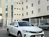 Toyota Camry 2015 года за 11 600 000 тг. в Шымкент – фото 3