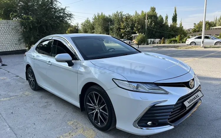 Toyota Camry 2021 года за 16 800 000 тг. в Шымкент