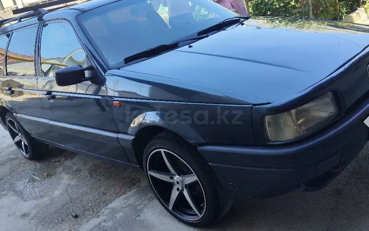 Volkswagen Passat 1991 годаfor1 500 000 тг. в Актау