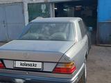 Mercedes-Benz E 200 1991 годаүшін1 200 000 тг. в Балхаш – фото 2