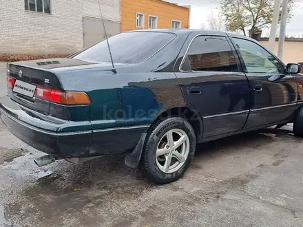 Toyota Camry 1997 года за 3 000 000 тг. в Семей – фото 2