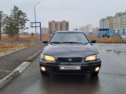 Toyota Camry 1997 года за 3 000 000 тг. в Семей – фото 6