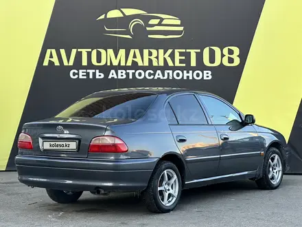 Toyota Avensis 2001 года за 3 090 000 тг. в Актобе – фото 4