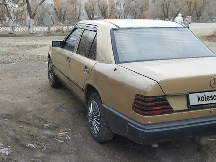 Mercedes-Benz E 200 1988 года за 750 000 тг. в Жезказган