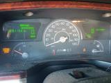 Lincoln Town Car 2003 года за 2 000 000 тг. в Атырау – фото 4