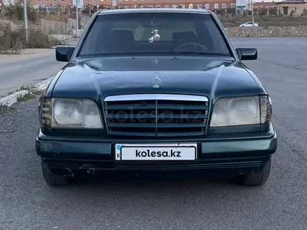 Mercedes-Benz E 200 1994 года за 1 200 000 тг. в Караганда – фото 2