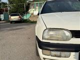 Volkswagen Golf 1993 года за 950 000 тг. в Алматы