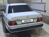 Mercedes-Benz E 230 1989 года за 1 700 000 тг. в Жанаозен – фото 2