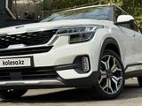 Kia Seltos 2021 года за 10 500 000 тг. в Шымкент – фото 2