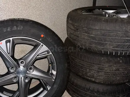 Hyundai Sonata диски оригинал с резиной GoodYear за 190 000 тг. в Шымкент – фото 4