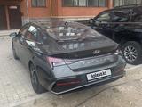 Hyundai Elantra 2024 года за 9 800 000 тг. в Уральск – фото 2