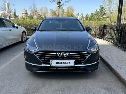 Hyundai Sonata 2022 года за 12 200 000 тг. в Астана