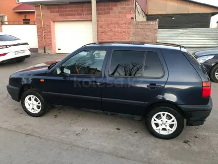 Volkswagen Golf 1994 года за 1 750 000 тг. в Астана – фото 2