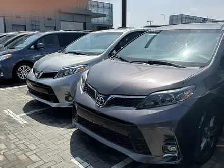 Toyota Sienna 2018 года за 6 300 000 тг. в Алматы – фото 15