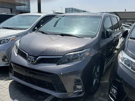 Toyota Sienna 2018 года за 6 300 000 тг. в Алматы – фото 16