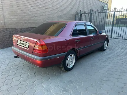 Mercedes-Benz C 200 1995 года за 2 500 000 тг. в Семей – фото 4