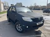 Toyota Fortuner 2005 года за 9 500 000 тг. в Астана – фото 2