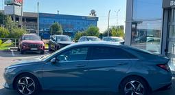 Hyundai Elantra 2022 года за 8 990 000 тг. в Шымкент – фото 2