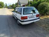 Volkswagen Passat 1995 года за 1 100 000 тг. в Есик – фото 2