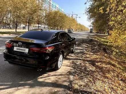 Toyota Camry 2019 года за 14 000 000 тг. в Алматы – фото 2