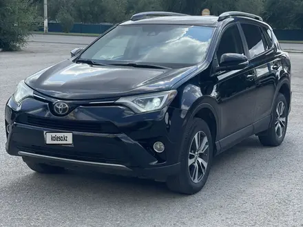 Toyota RAV4 2017 года за 9 500 000 тг. в Актобе