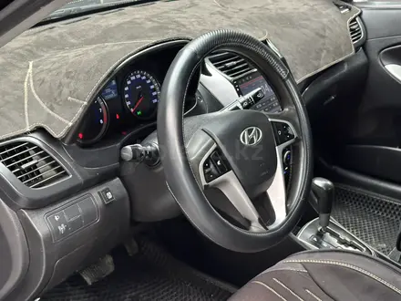 Hyundai Solaris 2015 года за 5 600 000 тг. в Актобе – фото 13