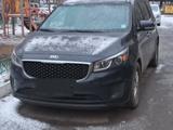 Kia Carnival 2016 года за 13 000 000 тг. в Астана – фото 2