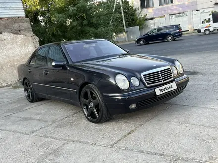 Mercedes-Benz E 320 1998 года за 4 800 000 тг. в Шымкент