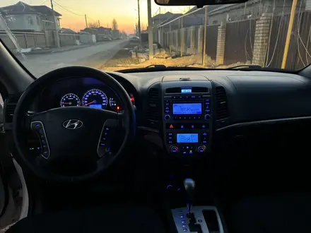 Hyundai Santa Fe 2011 года за 7 300 000 тг. в Астана – фото 17