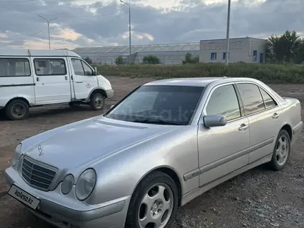 Mercedes-Benz E 320 2000 года за 5 500 000 тг. в Астана – фото 2