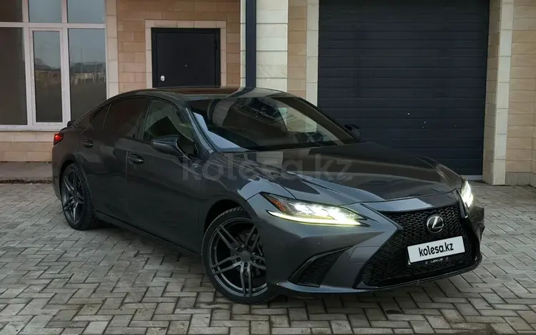 Lexus ES 350 2020 года за 25 000 000 тг. в Алматы