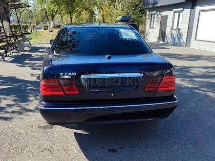 Mercedes-Benz E 240 1996 года за 3 200 000 тг. в Алматы – фото 4