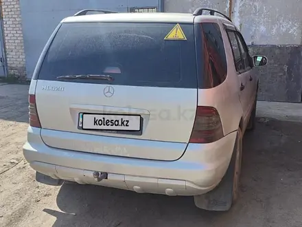 Mercedes-Benz ML 320 2002 года за 4 300 000 тг. в Петропавловск – фото 3