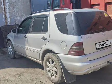 Mercedes-Benz ML 320 2002 года за 4 300 000 тг. в Петропавловск – фото 4