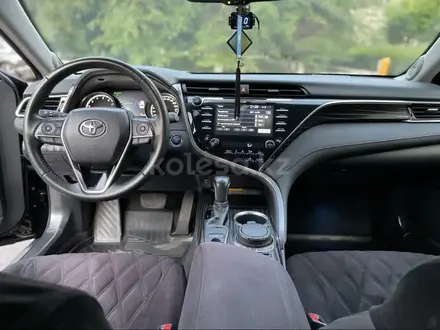 Toyota Camry 2019 года за 15 500 000 тг. в Астана – фото 14