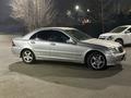 Mercedes-Benz C 240 2001 года за 2 900 000 тг. в Алматы – фото 3