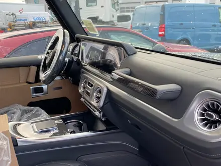 Mercedes-Benz G 63 AMG 4MATIC 2025 года за 176 500 000 тг. в Алматы – фото 11