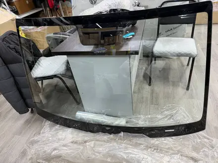 Стекло лобовое Hyundai Custin новое в оригинале. за 100 500 тг. в Алматы