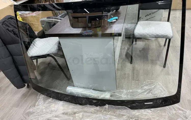 Стекло лобовое Hyundai Custin новое в оригинале. за 100 500 тг. в Алматы