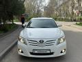 Toyota Camry 2010 года за 8 800 000 тг. в Алматы – фото 2