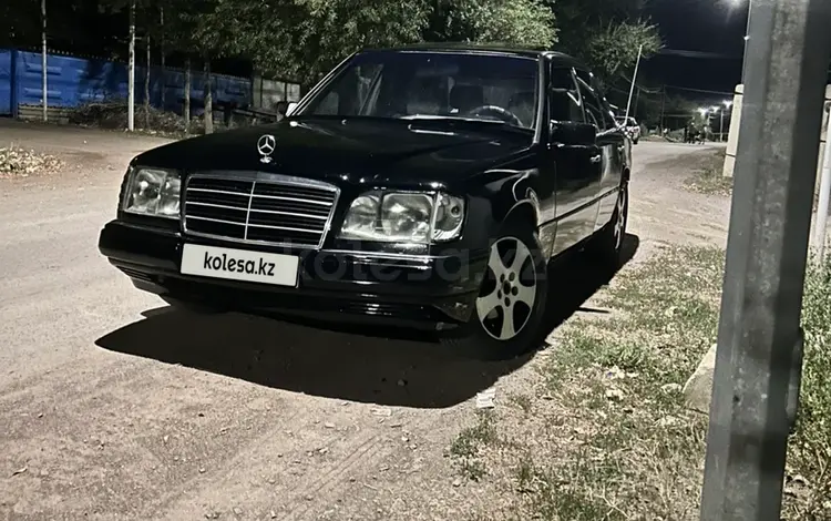 Mercedes-Benz E 220 1995 годаүшін2 100 000 тг. в Алматы