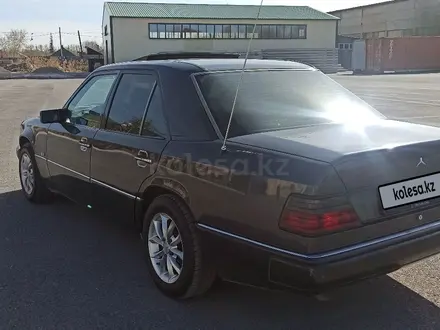 Mercedes-Benz E 200 1990 года за 2 000 000 тг. в Караганда – фото 6