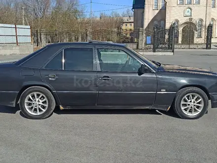 Mercedes-Benz E 200 1990 года за 2 000 000 тг. в Караганда – фото 10