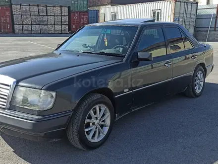 Mercedes-Benz E 200 1990 года за 2 000 000 тг. в Караганда – фото 14