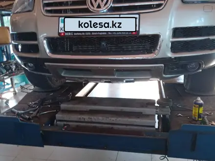 Volkswagen Touareg 2003 года за 4 000 000 тг. в Алматы – фото 15