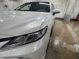 Toyota Camry 2021 года за 14 500 000 тг. в Астана – фото 3
